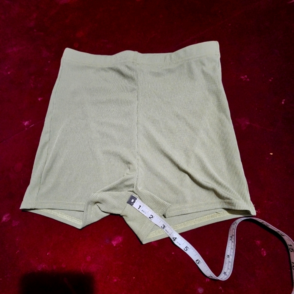Shorts - Picture 2 of 5